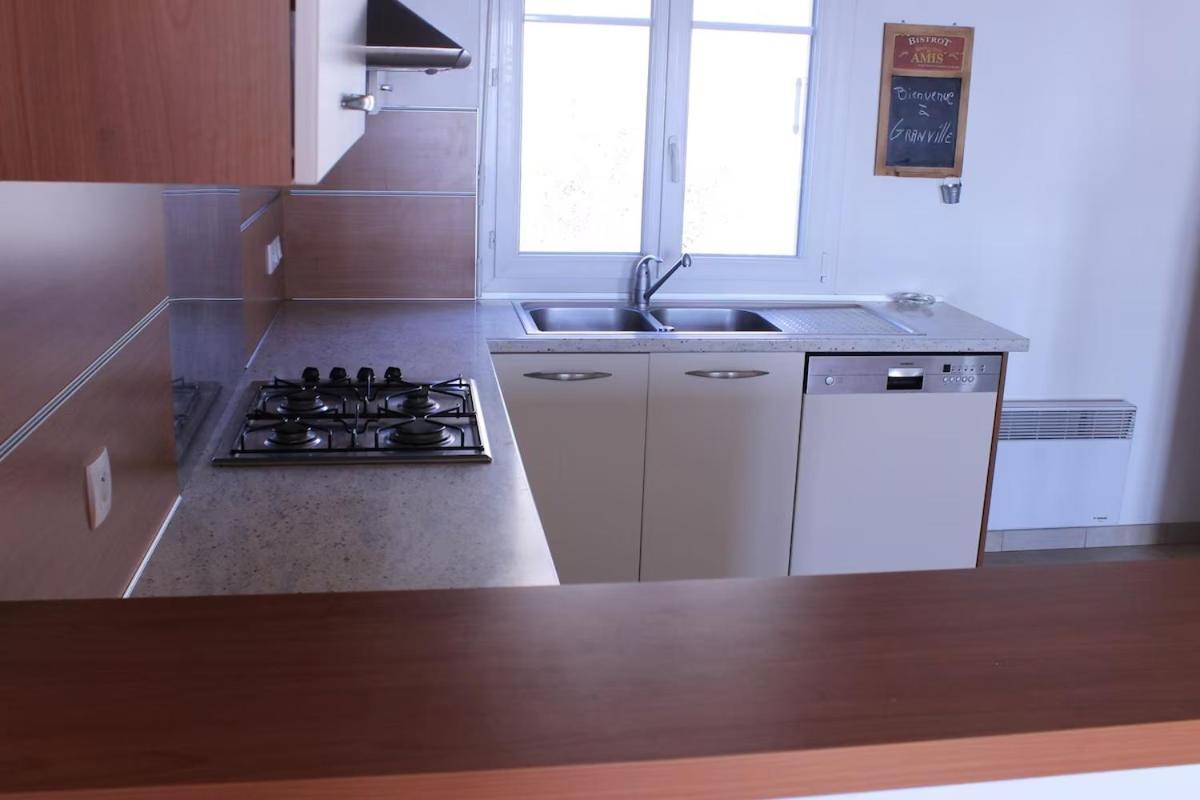 Les Pieds Dans L'eau Apartment Granville